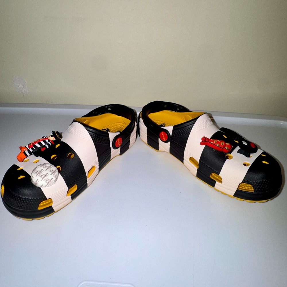 CROCS McDonald's Hamburglar Themed Crocs Size 7 - Picture 7 of 8